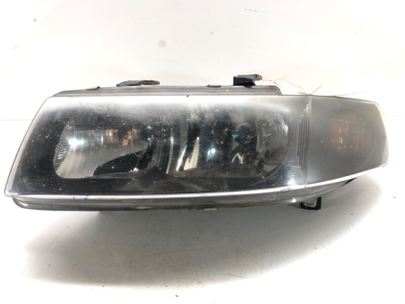 SVETLO ĽAVÉ PREDNÉ SEAT TOLEDO II (1M2) 1998 - 2006 SVETLO ĽAVÉ PREDNÉ SEAT TOLEDO II (1M2) 1998 - 2006