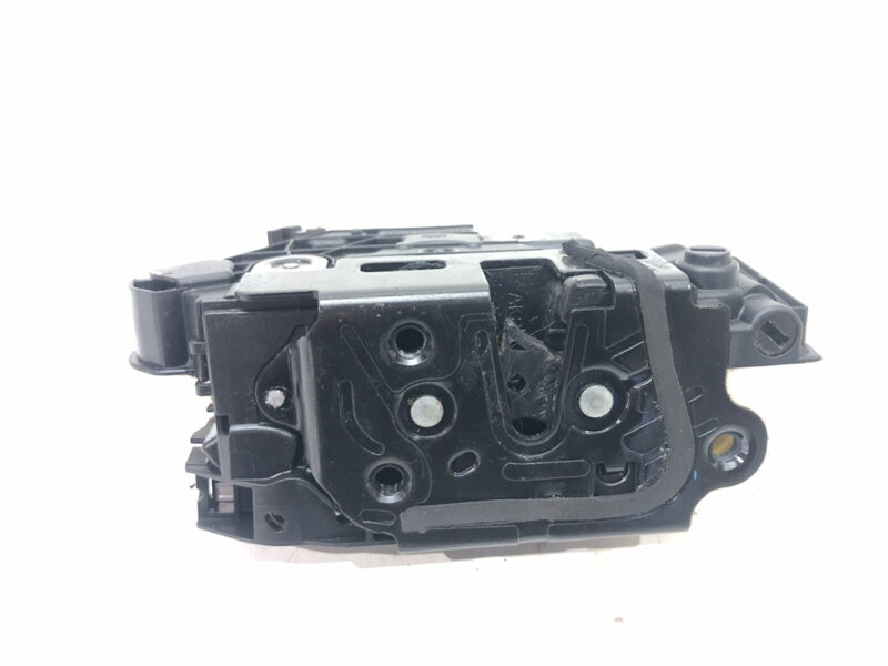 ZÁMOK DVERÍ PRAVÝ ZADNÝ SKODA SUPERB II KOMBI (3T5) 2009 - 2015 5N0839016D ZÁMOK DVERÍ PRAVÝ ZADNÝ SKODA SUPERB II KOMBI (3T5) 2009 - 2015 5N0839016D