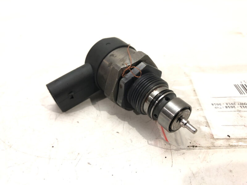 SNÍMAČ TLAKU PALIVA AUDI A6 C7 AVANT (4G5, 4GD) 2011 - 2018 057130764AM SNÍMAČ TLAKU PALIVA AUDI A6 C7 AVANT (4G5, 4GD) 2011 - 2018 057130764AM