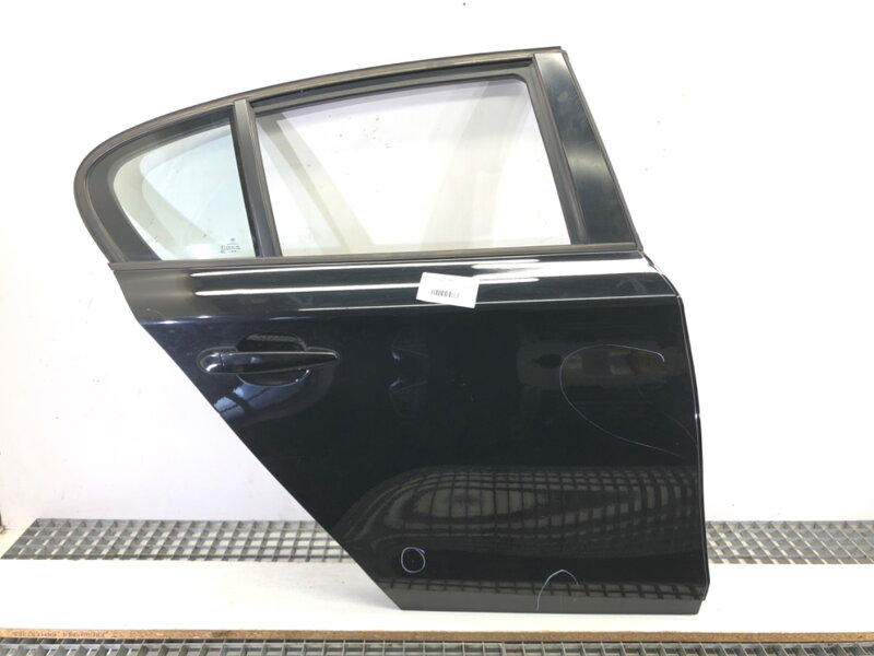 DVERE PRAVÉ ZADNÉ BMW 1 (E87) 2003 - 2013