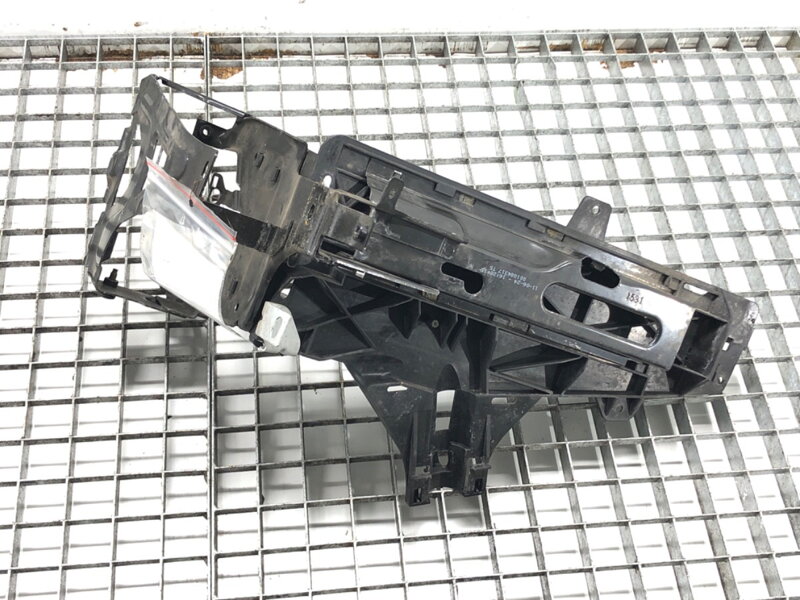 RÁMČEK MANŽETA / ZÁSTERKA PRAVÝ PREDNÝ BMW 7 (F01, F02, F03, F04) 2008 - 2015 RÁMČEK MANŽETA / ZÁSTERKA PRAVÝ PREDNÝ BMW 7 (F01, F02, F03, F04) 2008 - 2015