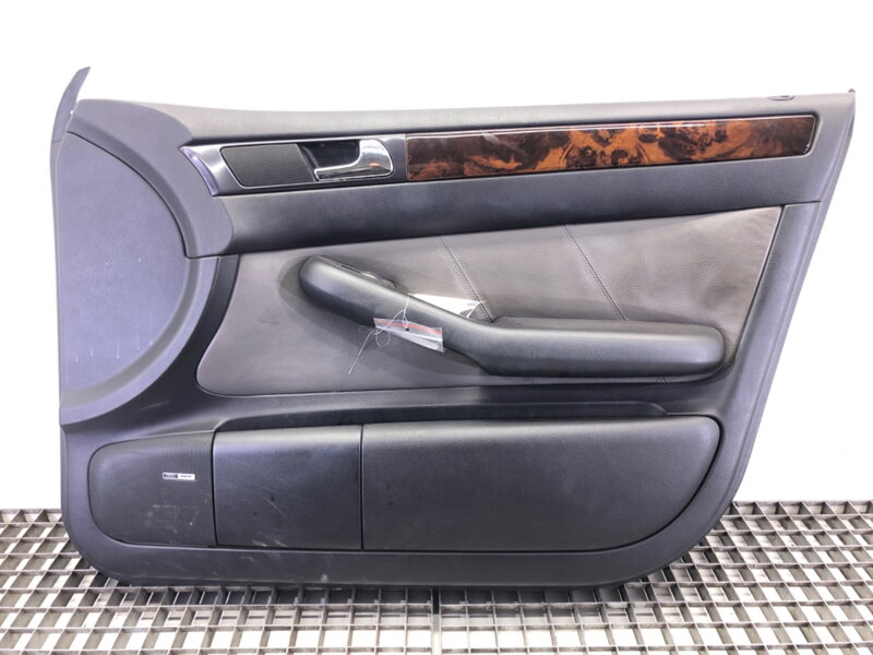 TAPACÍR DVERÍ PRAVÝ PREDNÝ AUDI ALLROAD C5 (4BH) 2000 - 2005 TAPACÍR DVERÍ PRAVÝ PREDNÝ AUDI ALLROAD C5 (4BH) 2000 - 2005