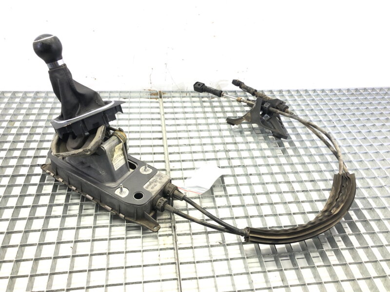 RIADIACA PÁKA VOLIČ PREVODOVKY VW GOLF VI (5K1) 2008 - 2014 1K0711049CH