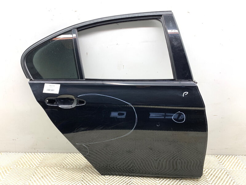DVERE PRAVÉ ZADNÉ BMW 3 (F30, F80) 2011 - 2018 DVERE PRAVÉ ZADNÉ BMW 3 (F30, F80) 2011 - 2018