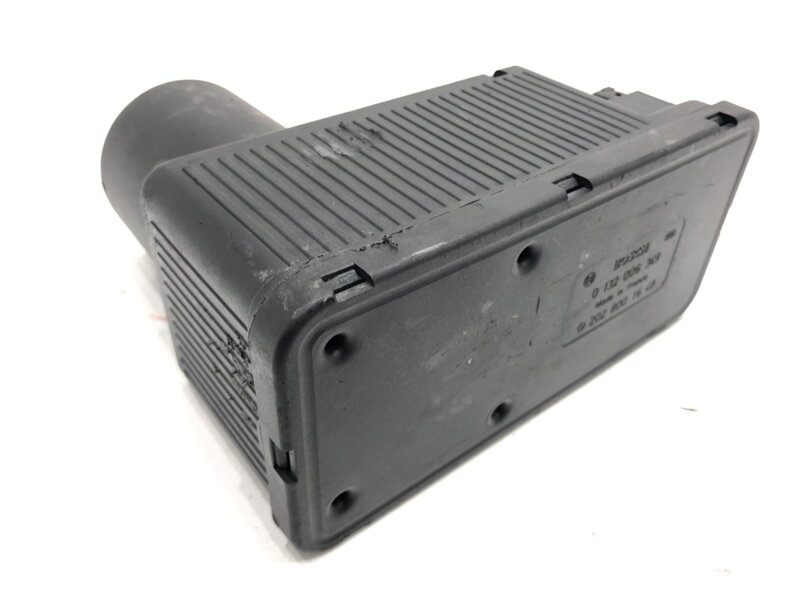 PUMPA / ČERPADLO CENTRÁLNEHO ZÁMKU MERCEDES-BENZ CLASS C (W202) 1993 - 2000 2028001648 PUMPA / ČERPADLO CENTRÁLNEHO ZÁMKU MERCEDES-BENZ CLASS C (W202) 1993 - 2000 2028001648