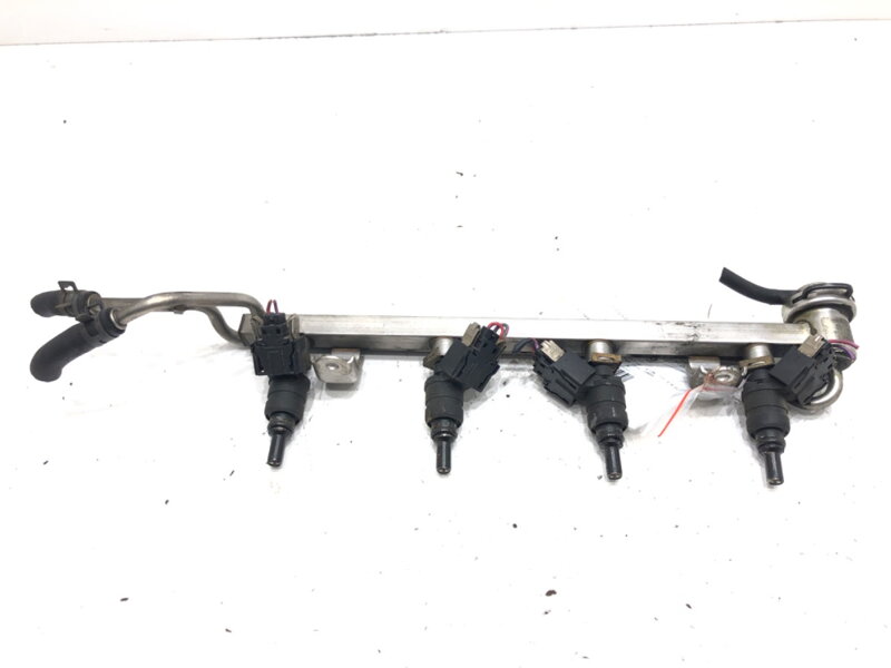 VSTREKOVACIA RAMPA VSTREKOVAČE SEAT TOLEDO II (1M2) 1998 - 2006 06A133317E VSTREKOVACIA RAMPA VSTREKOVAČE SEAT TOLEDO II (1M2) 1998 - 2006 06A133317E