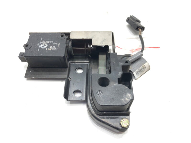 SERVOMOTOR / VZPERA ZÁMKU VEKA BATOŽINOVÉHO PRIESTORU BMW 5 TOURING (E39) 1996 - 2004 8360193