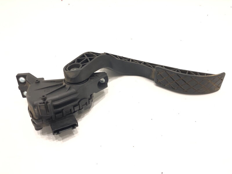 PLYNOVÝ PEDÁL AUDI A4 B6 (8E2) 2000 - 2005 8E1721523