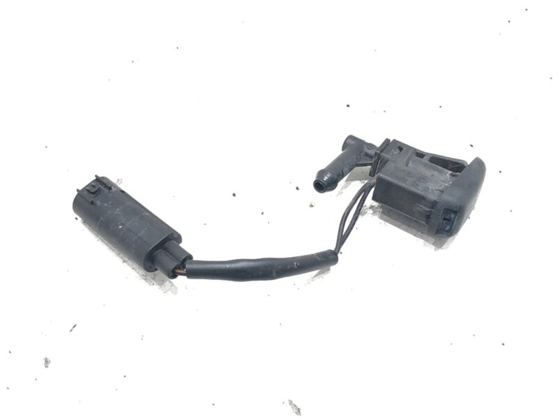 TRYSKA OSTREKOVAČA ĽAVÝ BMW X3 (E83) 2003 - 2011 7110851