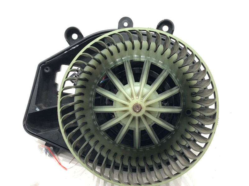 VENTILÁTOR KÚRENIA SKODA SUPERB I (3U4) 2001 - 2008 8D1820021 VENTILÁTOR KÚRENIA SKODA SUPERB I (3U4) 2001 - 2008 8D1820021