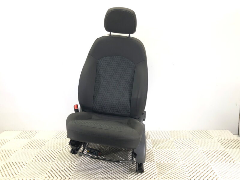 SEDADLO ĽAVÉ PREDNÉ OPEL CORSA E (X15) 2014 - 2022