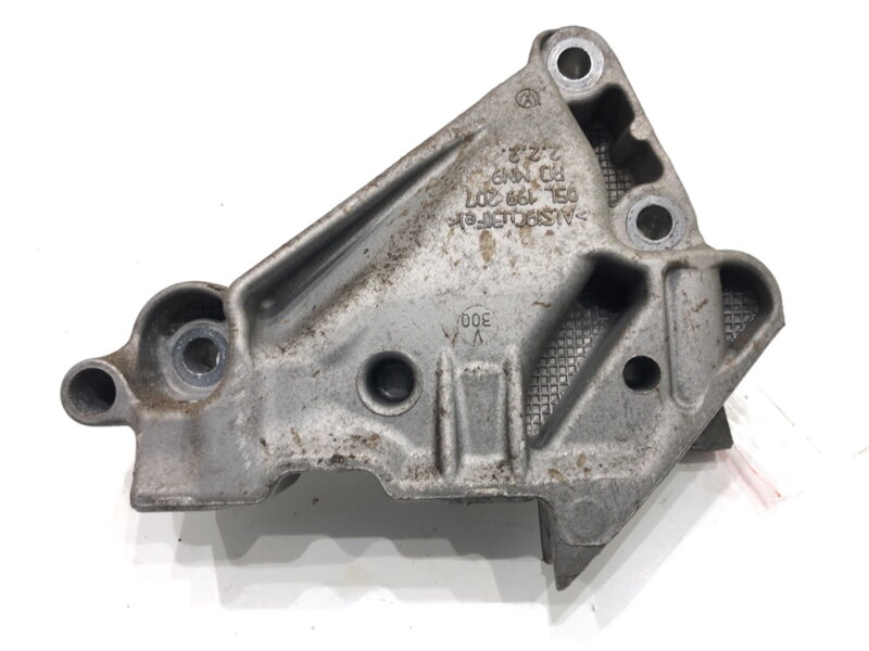 DRŽIAK MOTORA SKODA SUPERB III (3V3) 2015 - 2022 05L199207 DRŽIAK MOTORA SKODA SUPERB III (3V3) 2015 - 2022 05L199207