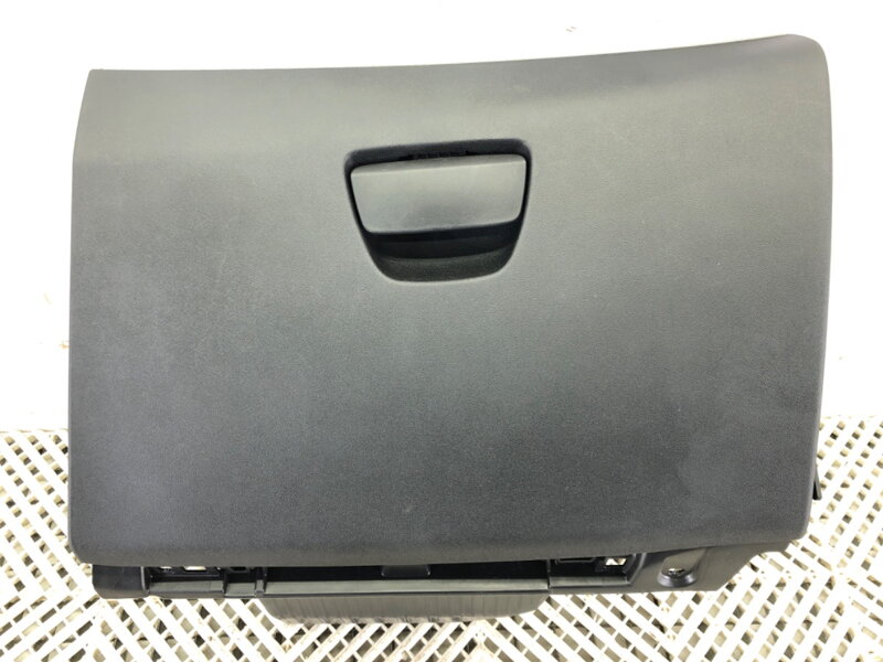 ODKLADACIA SCHRÁNKA SPOLUJAZDCA PEUGEOT 208 I (CA_, CC_) 2012 - 2022