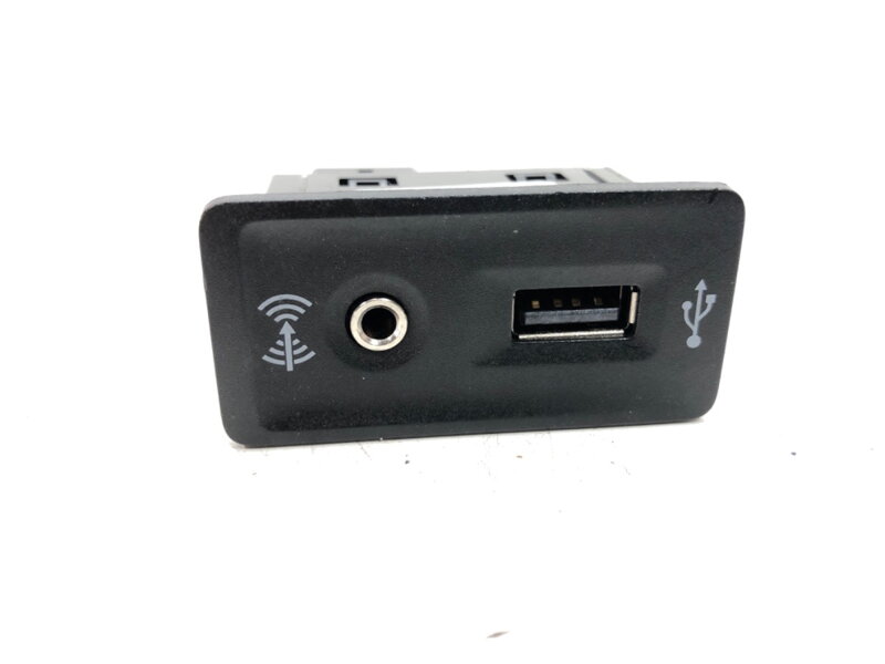 ZÁSUVKA / ULOŽENIE USB VW PASSAT B8 (3G2, CB2) 2014 - 2022 5G0035222F ZÁSUVKA / ULOŽENIE USB VW PASSAT B8 (3G2, CB2) 2014 - 2022 5G0035222F