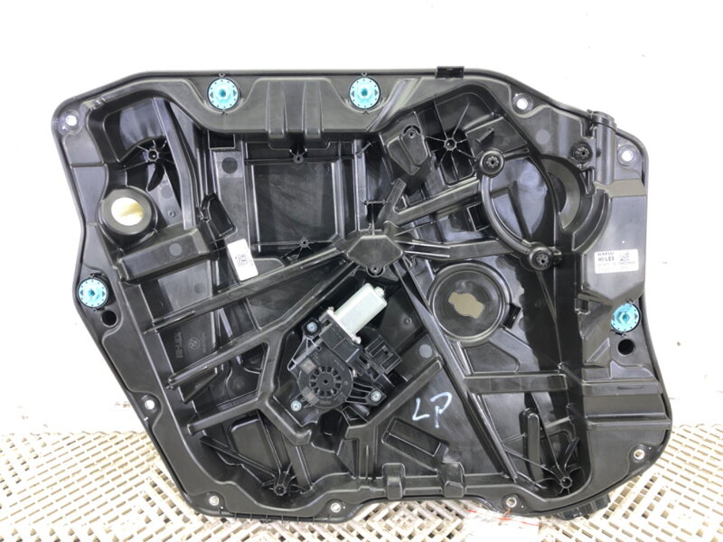 SŤAHOVAČKA OKNA ĽAVÁ PREDNÁ BMW X1 (U11) 2022-2025 5A1D875