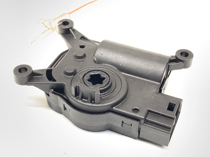 MOTOR RADIÁTORA KÚRENIA SKODA OCTAVIA III COMBI (5E5, 5E6) 2012 - 2022 2Q0907511G MOTOR RADIÁTORA KÚRENIA SKODA OCTAVIA III COMBI (5E5, 5E6) 2012 - 2022 2Q0907511G