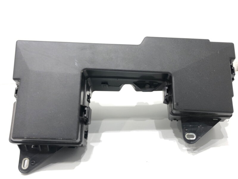 POISTKOVÁ SKRINKA JAGUAR XF I (X250) 2008 - 2015 8X2T-14A003-AB