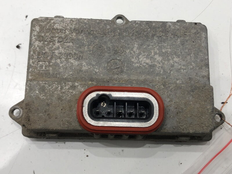RIADIACA JEDNOTKA XENÓN AUDI A6 C6 AVANT (4F5) 2004 - 2011 5DV008290-00