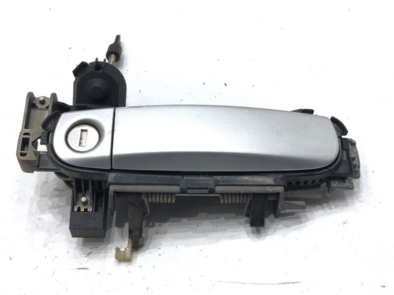 KĽUČKA VONKAJŠIA ĽAVÁ PREDNÁ AUDI A4 B6 (8E2) 2000 - 2005