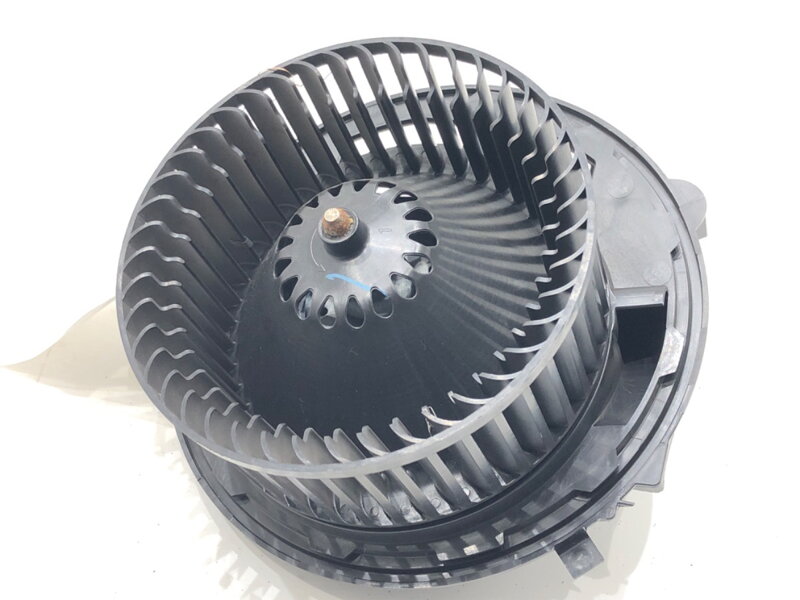 VENTILÁTOR KÚRENIA SKODA OCTAVIA III COMBI (5E5, 5E6) 2012 - 2022 5WB819015 VENTILÁTOR KÚRENIA SKODA OCTAVIA III COMBI (5E5, 5E6) 2012 - 2022 5WB819015