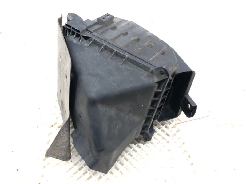 KRYT FILTRA VZDUCHU AUDI A4 B6 AVANT (8E5) 2000 - 2005 06C133843