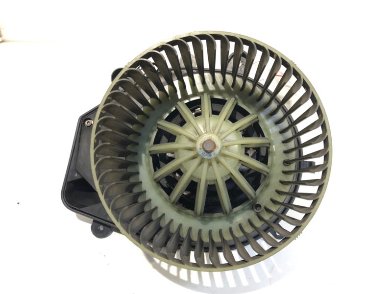 VENTILÁTOR KÚRENIA VW PASSAT B5.5 (3B3) 2000 - 2005 8D1820021