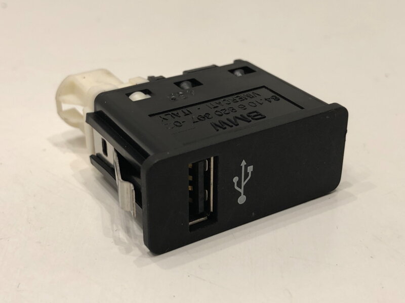 ZÁSUVKA / ULOŽENIE USB MINI MINI CLUBMAN (F54) 2014 - 2022 6820397