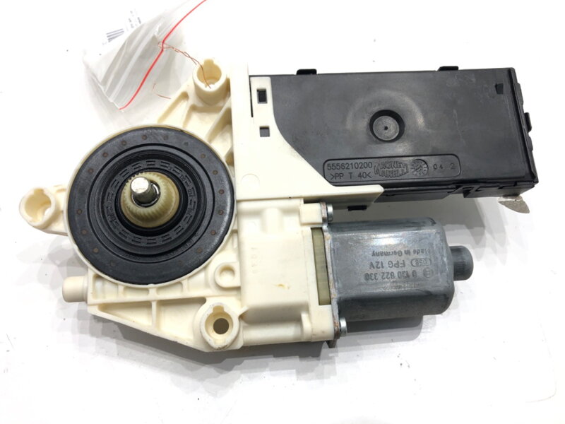 MOTOR ZDVIHANIA OKNÁ ĽAVÝ PREDNÝ RENAULT LAGUNA III GRANDTOUR (KT0/1) 2007 - 2015 807310002R MOTOR ZDVIHANIA OKNÁ ĽAVÝ PREDNÝ RENAULT LAGUNA III GRANDTOUR (KT0/1) 2007 - 2015 807310002R