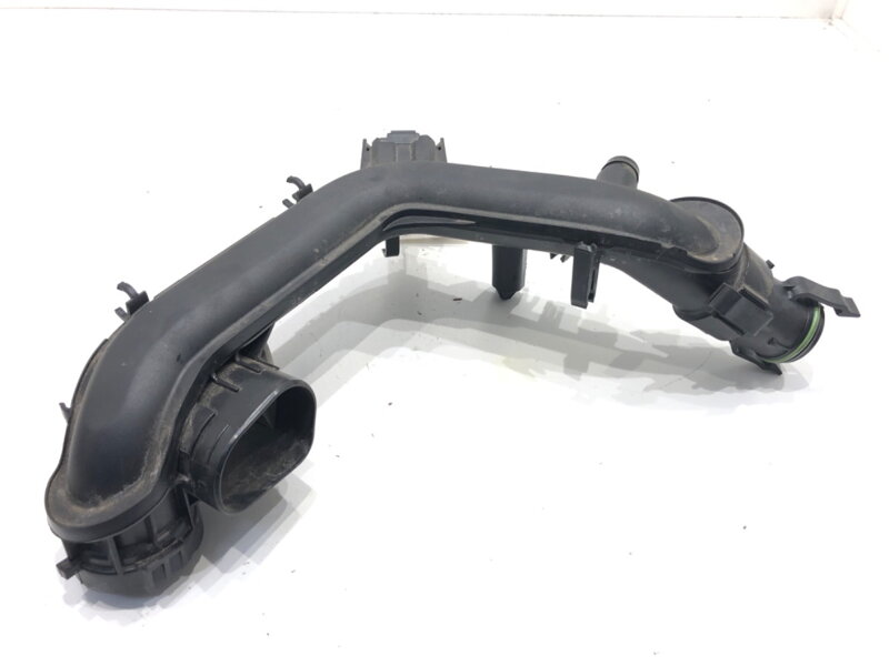 VZDUCHOVÉ POTRUBIE SKODA FABIA III (NJ3) 2014 - 2022 04C145673E VZDUCHOVÉ POTRUBIE SKODA FABIA III (NJ3) 2014 - 2022 04C145673E