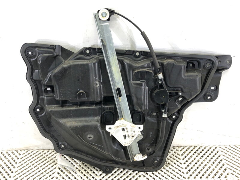 SŤAHOVAČKA OKNA PRAVÁ PREDNÁ MAZDA CX-5 (KE, GH) 2011 - 2017 KD355897X SŤAHOVAČKA OKNA PRAVÁ PREDNÁ MAZDA CX-5 (KE, GH) 2011 - 2017 KD355897X