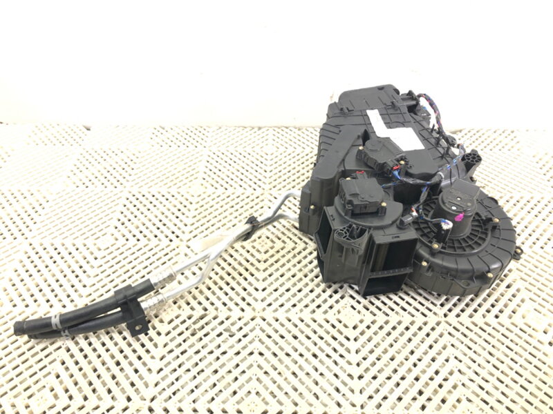 RADIÁTOR KÚRENIA ZADNÝ CHRYSLER PACIFICA 2016 - 2022 P68342100AA RADIÁTOR KÚRENIA ZADNÝ CHRYSLER PACIFICA 2016 - 2022 P68342100AA