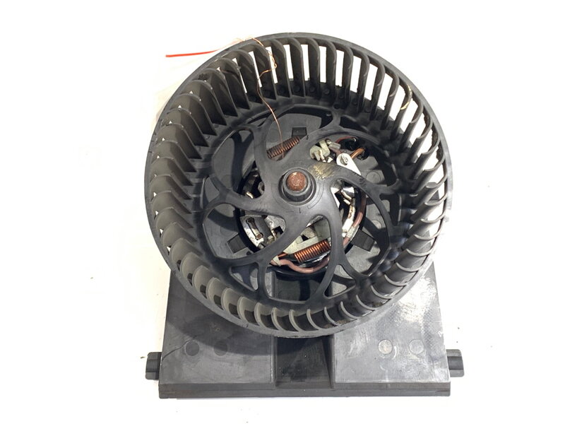 VENTILÁTOR KÚRENIA SEAT LEON (1M1) 1999 - 2006 1J1819021A VENTILÁTOR KÚRENIA SEAT LEON (1M1) 1999 - 2006 1J1819021A