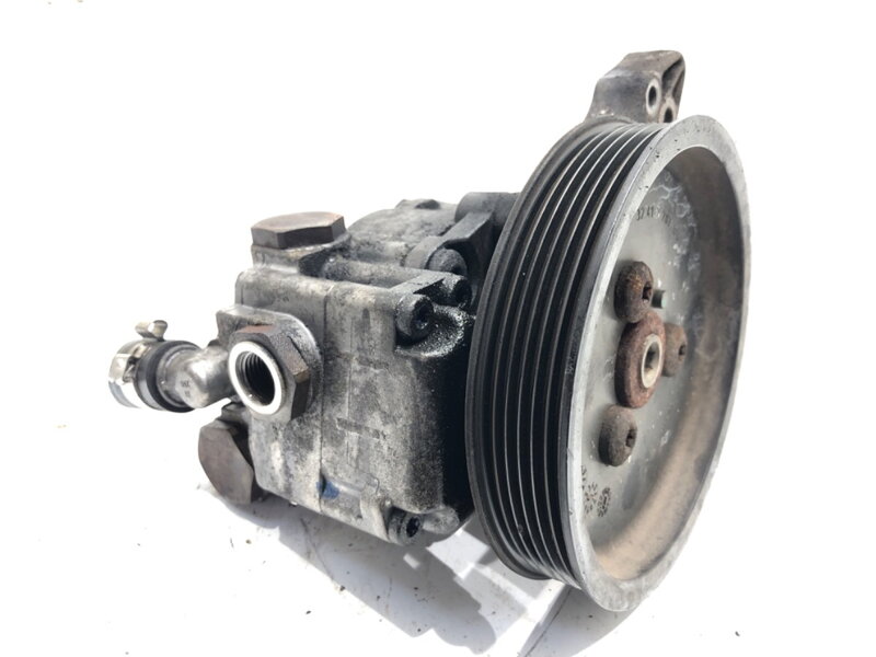 SERVOČERPADLO BMW 5 TOURING (E61) 2004 - 2010