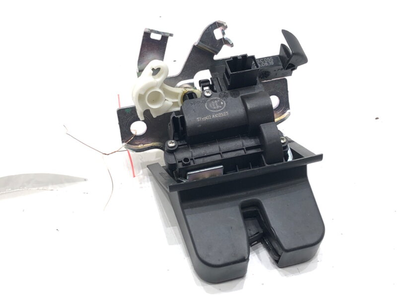 ZÁMOK VEKA BATOŽINOVÉHO PRIESTORU ZADNÝ SKODA KODIAQ (NS7, NV7, NS6) 2016 - 2022 3V0827505C