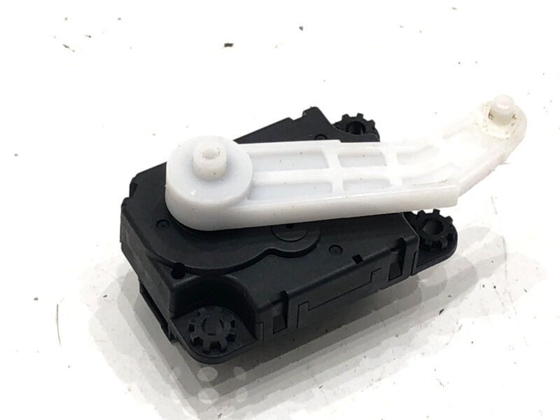MOTOR RADIÁTORA KÚRENIA NISSAN QASHQAI II SUV (J11, J11_) 2013 - 2022 HAD-12009-A MOTOR RADIÁTORA KÚRENIA NISSAN QASHQAI II SUV (J11, J11_) 2013 - 2022 HAD-12009-A