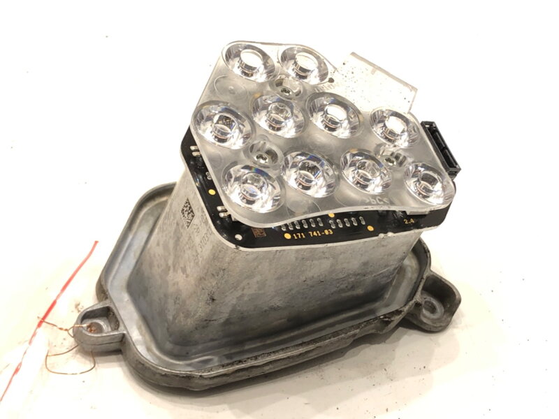 SMEROVKA ĽAVÁ PREDNÁ LED BMW 5 TOURING (F11) 2009 - 2017 171738-01 SMEROVKA ĽAVÁ PREDNÁ LED BMW 5 TOURING (F11) 2009 - 2017 171738-01