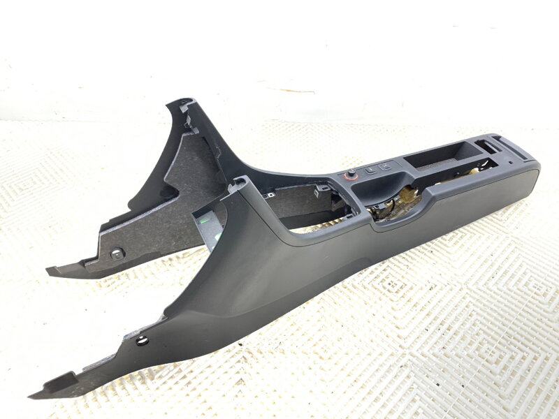 TUNEL STREDOVÝ SEAT EXEO (3R2) 2008 - 2013