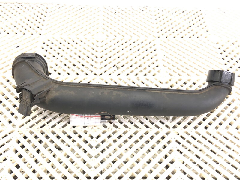 POTRUBIE TURBA VW GOLF VII (5G1, BQ1, BE1, BE2) 2012 - 2022 04E145673C POTRUBIE TURBA VW GOLF VII (5G1, BQ1, BE1, BE2) 2012 - 2022 04E145673C