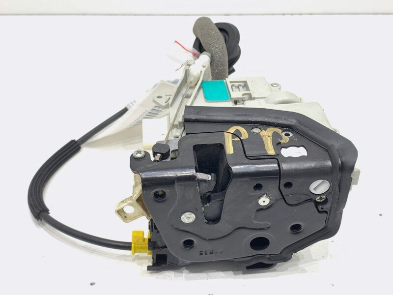 ZÁMOK DVERÍ PRAVÝ PREDNÝ AUDI A6 C7 (4G2, 4GC) 2010 - 2018 8J1837016F