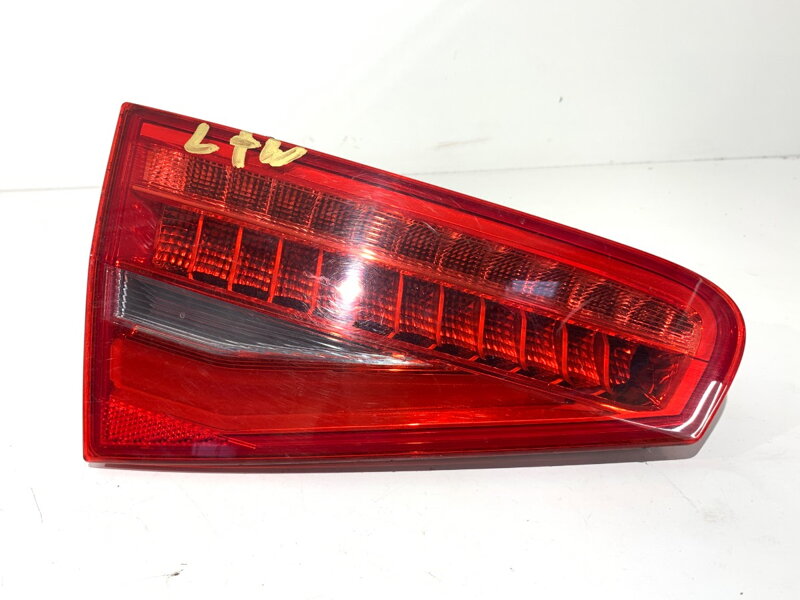 SVETLO ZADNÉ ĽAVÉ VNÚTORNÉ AUDI A4 B8 (8K2) 2007 - 2015 01091701
