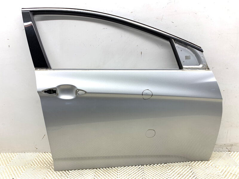 DVERE PRAVÉ PREDNÉ HYUNDAI I40 I CW (VF) 2011 - 2022