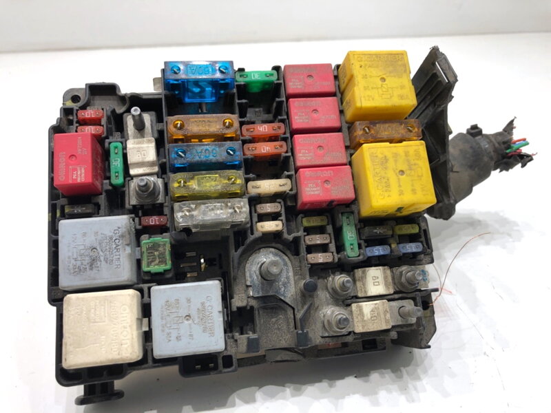 POISTKOVÁ SKRINKA PEUGEOT 3008 SUV (MC_, MR_, MJ_, M4_) 2016 - 2022 9804848580 POISTKOVÁ SKRINKA PEUGEOT 3008 SUV (MC_, MR_, MJ_, M4_) 2016 - 2022 9804848580