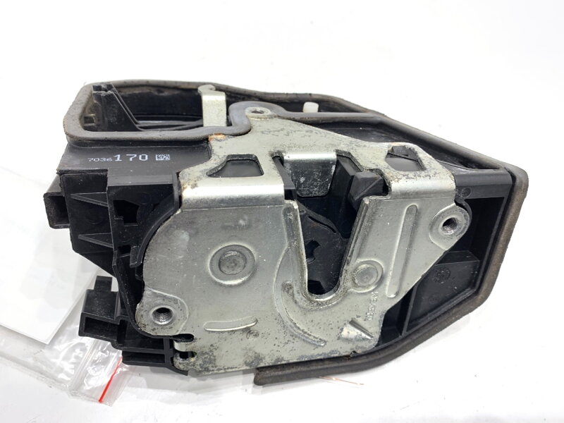 ZÁMOK DVERÍ PRAVÝ PREDNÝ BMW 5 (E60) 2003 - 2010 7036170