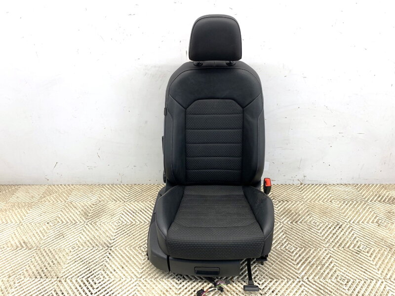 SEDADLO PRAVÉ PREDNÉ VW GOLF VII VARIANT (BA5, BV5) 2013 - 2022