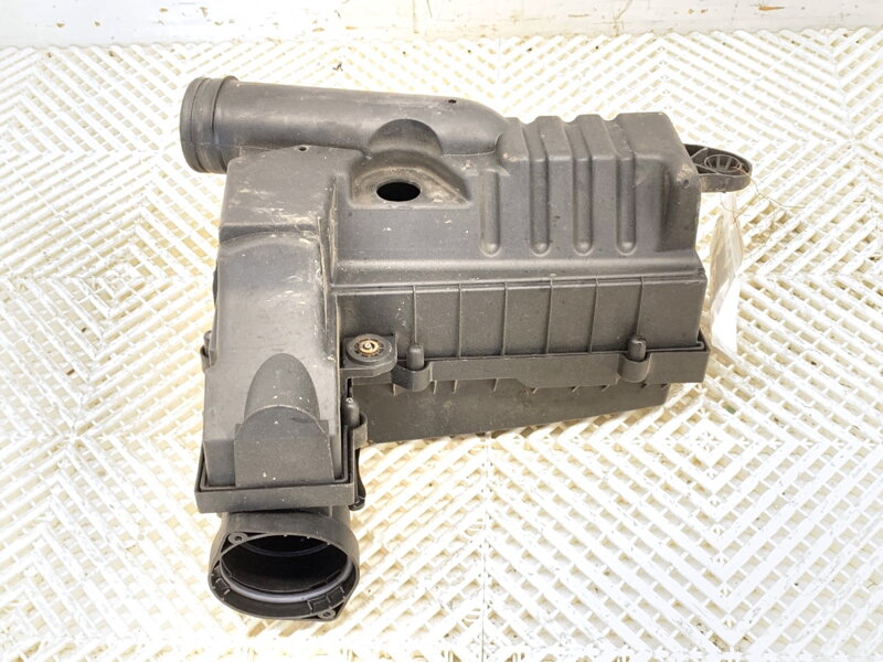 KRYT FILTRA VZDUCHU VW TOURAN (1T1, 1T2) 2003 - 2010 1K0129607S KRYT FILTRA VZDUCHU VW TOURAN (1T1, 1T2) 2003 - 2010 1K0129607S