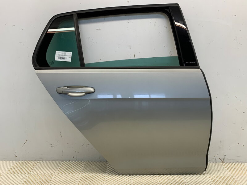 DVERE PRAVÉ ZADNÉ VW GOLF VII (5G1, BQ1, BE1, BE2) 2012 - 2022 LA7W