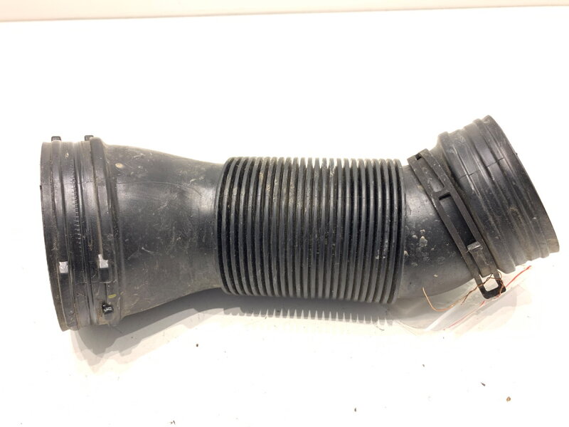 VZDUCHOVÉ POTRUBIE VW TOURAN (5T1) 2015 - 2022 5QA129684