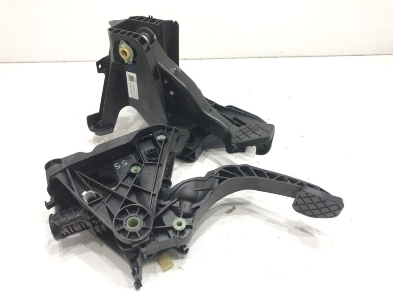 PEDÁLE MANUÁLNA SEAT LEON (5F1) 2012 - 2022 5Q1721058AM