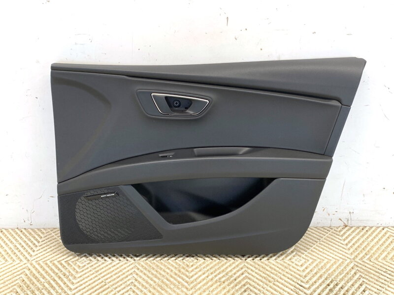 TAPACÍR DVERÍ PRAVÝ PREDNÝ SEAT LEON (5F1) 2012 - 2022 TAPACÍR DVERÍ PRAVÝ PREDNÝ SEAT LEON (5F1) 2012 - 2022