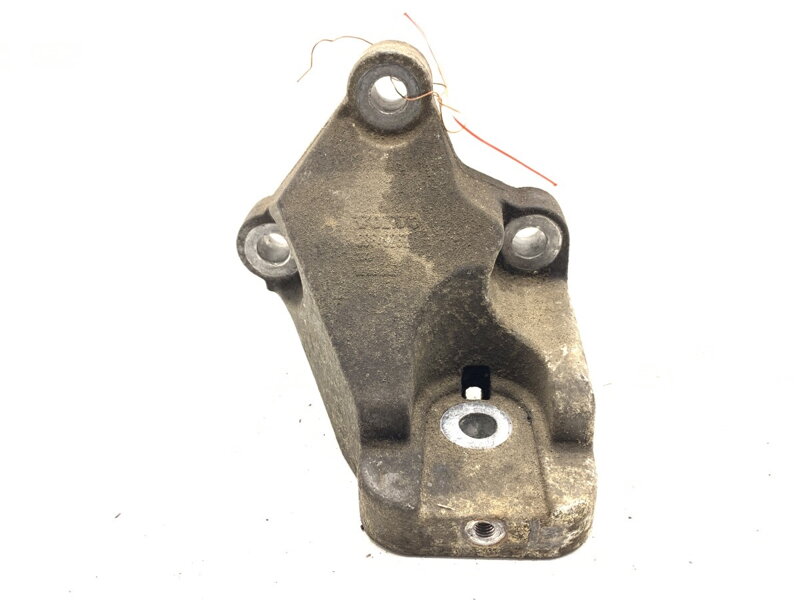 DRŽIAK MOTORA VOLVO XC90 I (275) 2002 - 2015 08649262 DRŽIAK MOTORA VOLVO XC90 I (275) 2002 - 2015 08649262